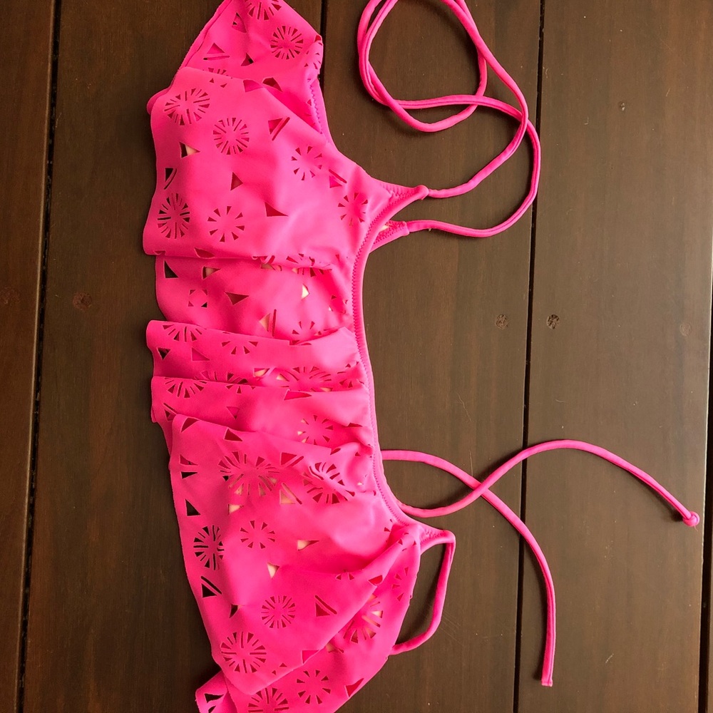 PINK vs bikini top
